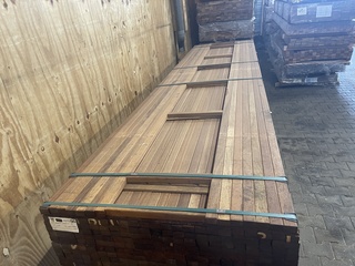 Ca. 359x Guyana Teak Latten Geschaafd, 27x40mm, lengte 395cm